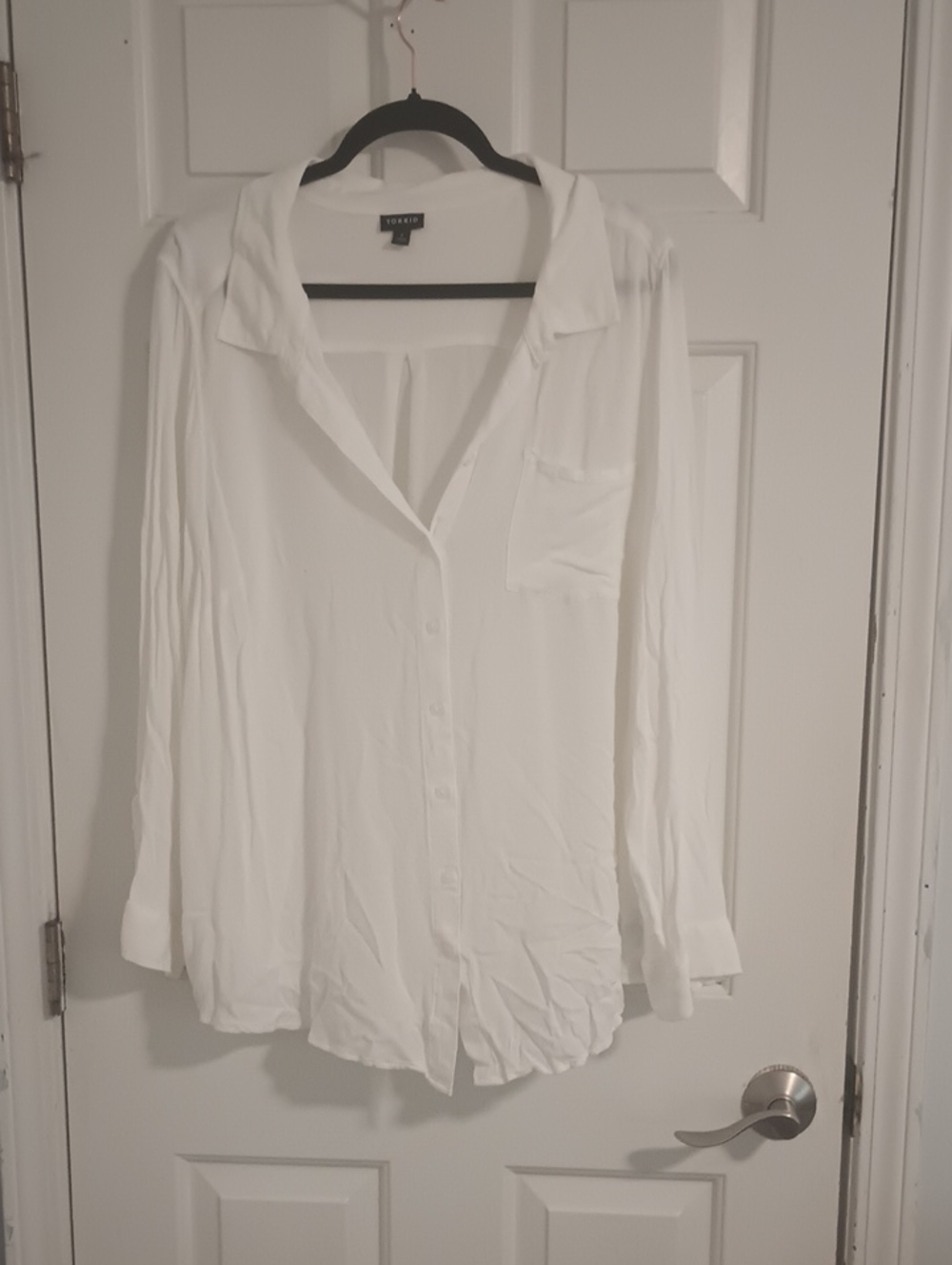 torrid White Long-Sleeve Button Down Shirt